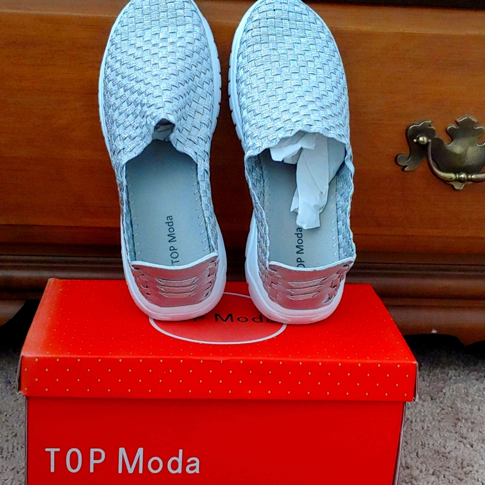 Knit slip-on sneakers